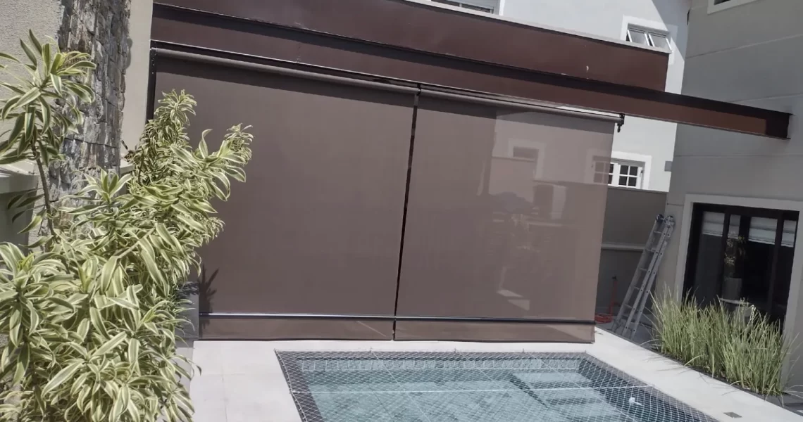 Toldo articulado instalado em Sorocaba